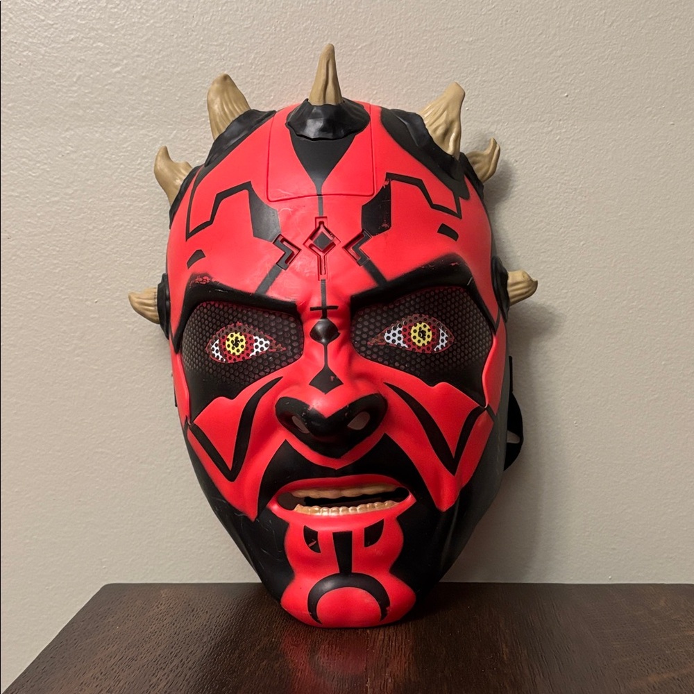 Star Wars Darth Maul Electronic Talking Helmet/Mask Hasbro 2011 working!